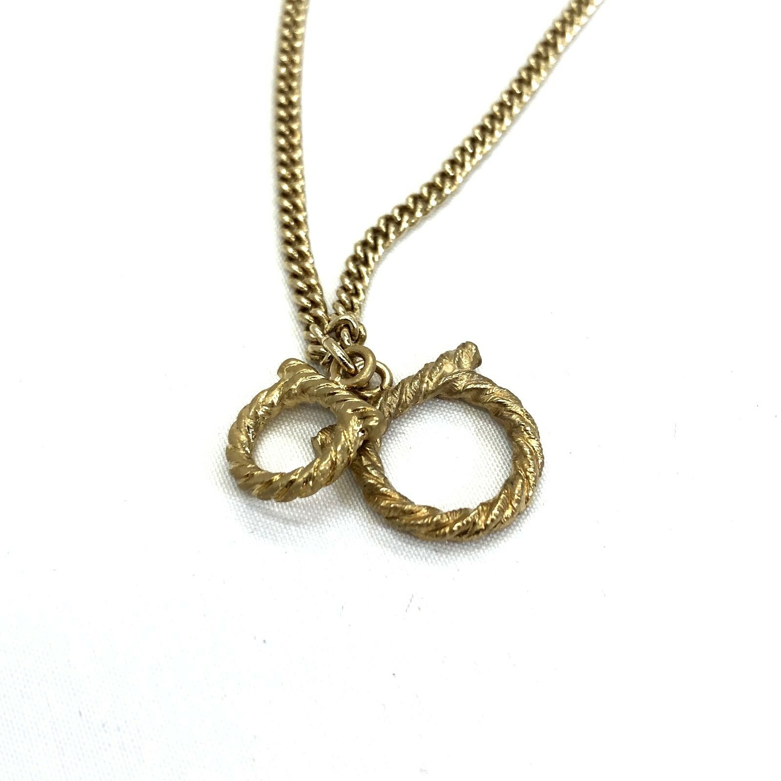Salvatore Ferragamo Necklace Gancio Gold Color Made in Italy for Woman Used Natychmiastowa dostawa jest bardzo popularna