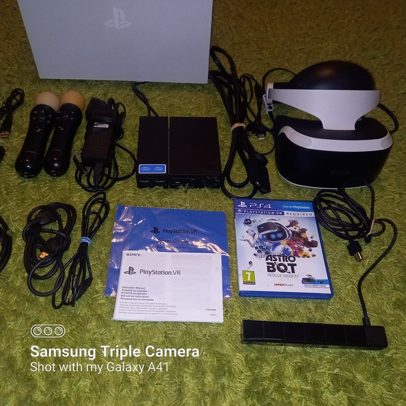 Sony PlayStation VR Headset Camera Bundle with game  and 2 X move controllers