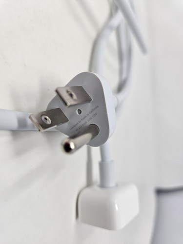 Genuine Apple MacBook Pro 6ft Magsafe Extension Power Cord 622-0168 - Picture 3 of 3