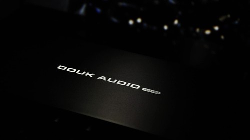 2-Zone Speaker/Amplifier Selector Box with Dual Analog VU Meter Audio Switcher - Video 1 of 1