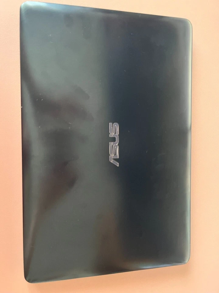 Portátil ASUS Zenbook Pro 15 UX580G - Imagen 2 de 4