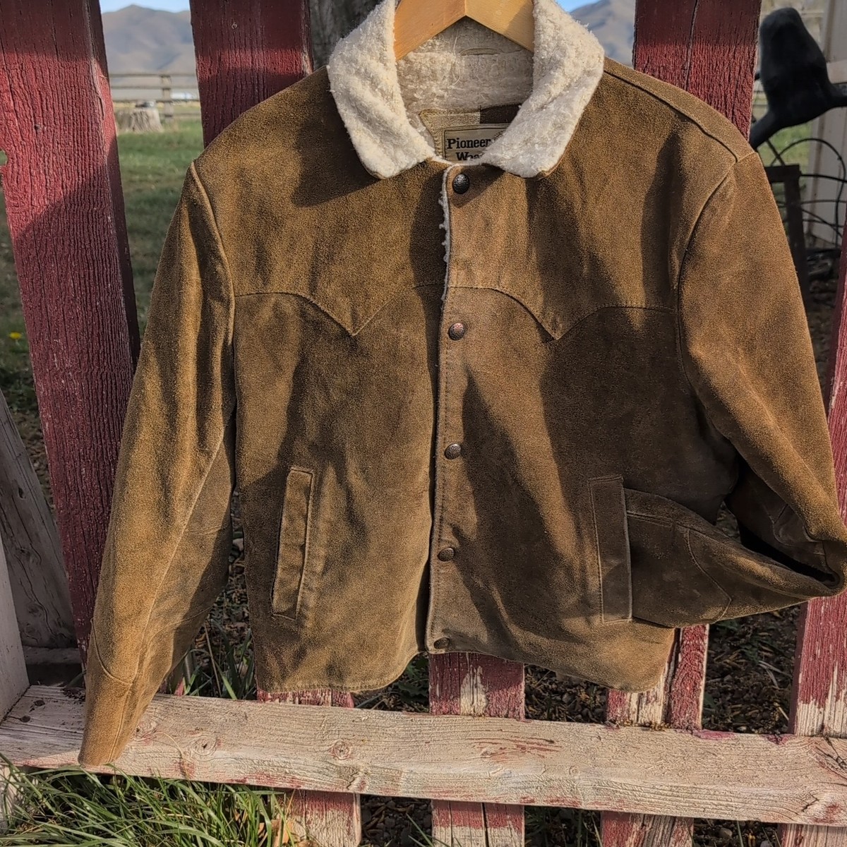 Vintage 60s/70s Pioneer Wear Suede Western Rancher Jacket with