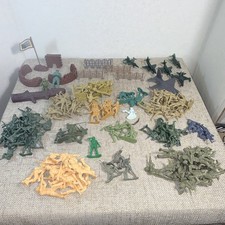 Plastic Infantry Army Men Lot several makers and vintage barbed wire planes etc