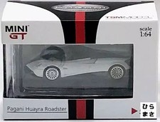 Miniature Car 1/64 Pagani Huayra Roadster Black Stripe RHD White Diecast Mini GT