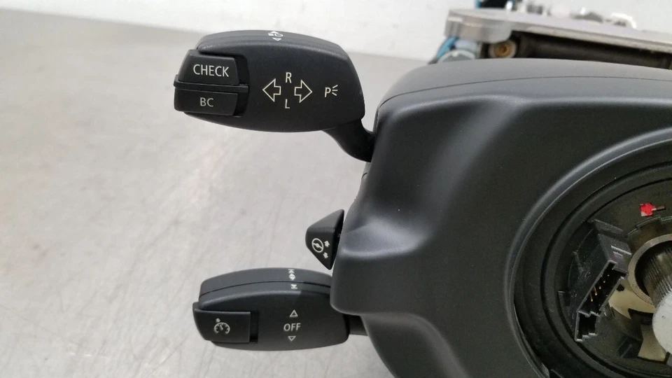 07 MONTAJE COLUMNA DIRECCIÓN BMW M6 E63 Foto 3 de 4