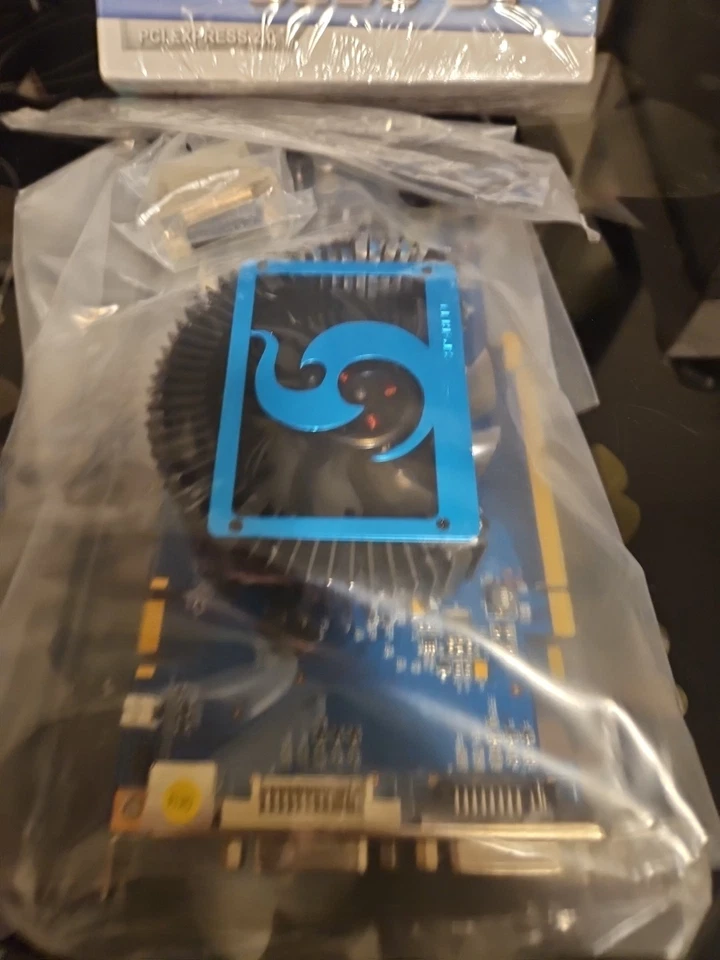 Gigabyte GeForce 9600 GT 512MB - Image 2 of 4