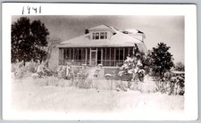 Vtg B&W Snapshot Snowy Two Story House Large Screened Porch Winter Tree Dated