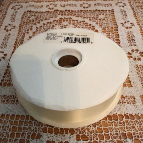 Vintage Lion Ribbon Co ~Eggshell ~ 1-3/8” Wide x 100 Yards Spool ~ New/Old Stock - Picture 2 of 2