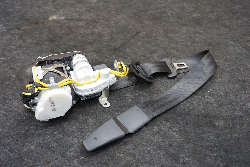 Retractor cinturón seguridad pasajero delantero derecho negro 4G0857706DV04 AUDI A6 S6 13-17 Foto 2 de 4