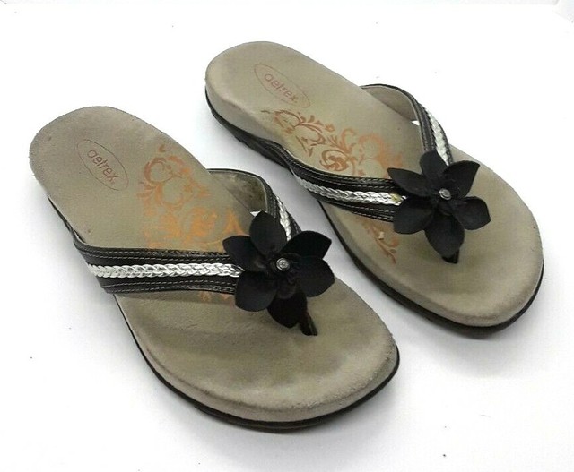 cute black flip flops