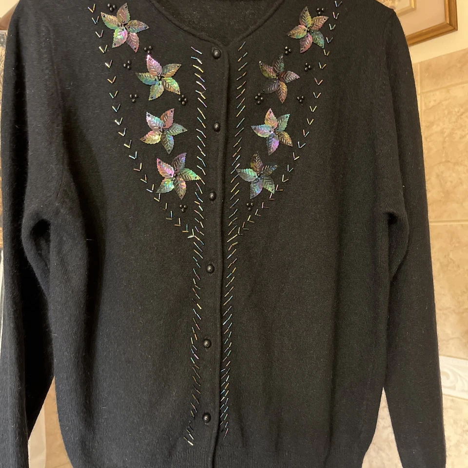 Cárdigan de lana de cordero vintage NEGRO con cuentas diseño floral - pequeño (38) Foto 3 de 4