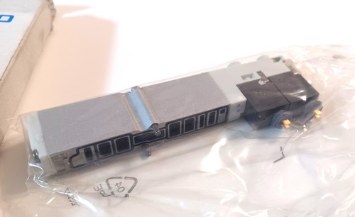 Festo VMPA1-M1H-F-PI pneumatisches Magnetventil 533346 - Bild 3 von 3