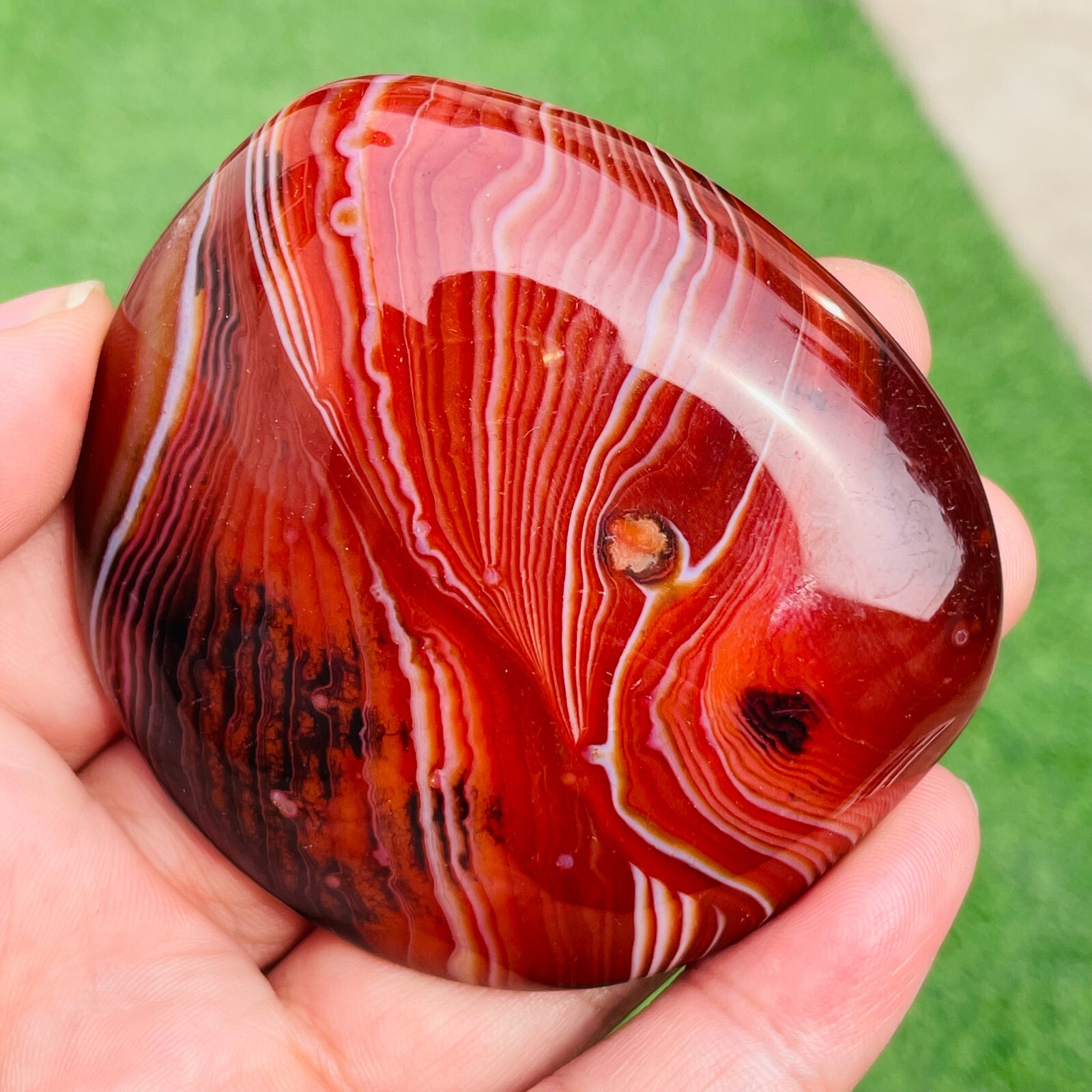 133g Natural Polished Silk Banded Sardonyx Agate Crystal Tumbled Stone Specimen