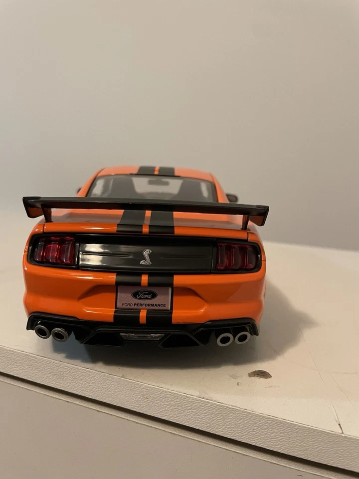 Ford Mustang Shelby GT500 2020 Maisto naranja con rayas negras 1/18 diecast 31388 Foto 4 de 4