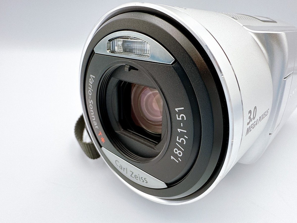 美品SONY HANDYCAM DCR-SR100 Sony DCR-SR100 30GB hard drive camcorder at Crutchfield