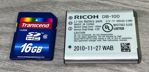 Ricoh CX5 10 MP Digital - 10.7 optical zoom 16GB SD Card & extras - NEAR MINT - Picture 3 of 20