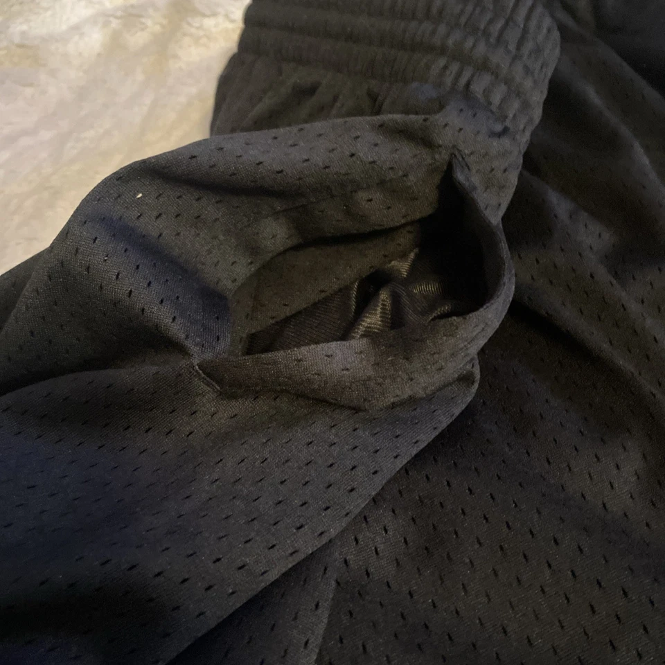 Pantalones Cortos Mitchell & Ness Para Hombres Las Vegas Raiders Team ID Talla Mediana Negro Malla Nuevos con Etiquetas Foto 3 de 4