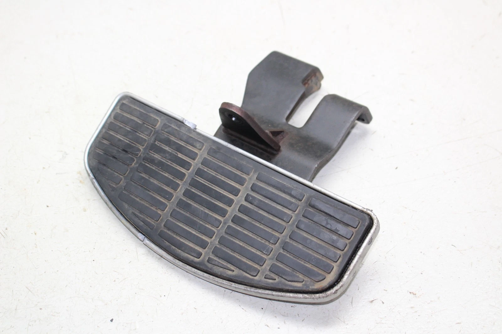 2005-2009 Suzuki Boulevard C50 Left Front Foot Rest Peg Step