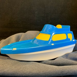 toy boat cruiser 9