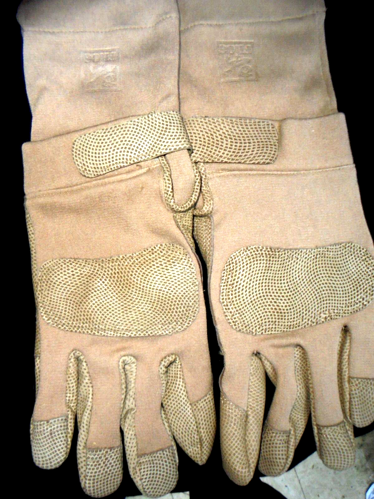 GLOVES, FLYER'S WITH WRIST SLEEVES, FIRE RES (XLARGE, NSN: 8415-01-536-2071)-image