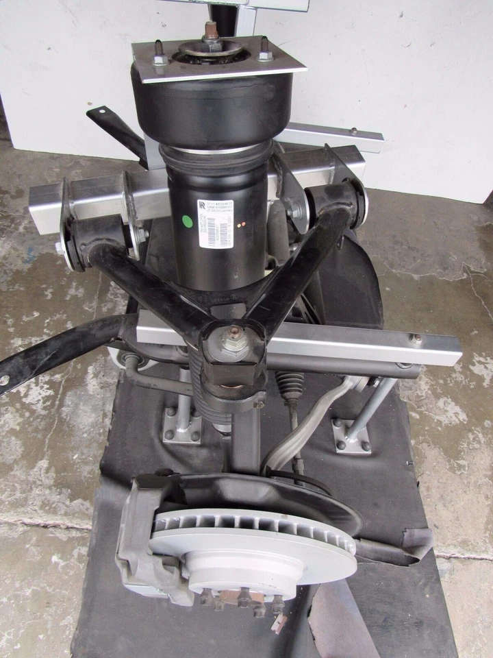 Brazo de control superior de suspensión delantera derecho Rolls Royce Phantom Wishbone OEM Foto 2 de 4