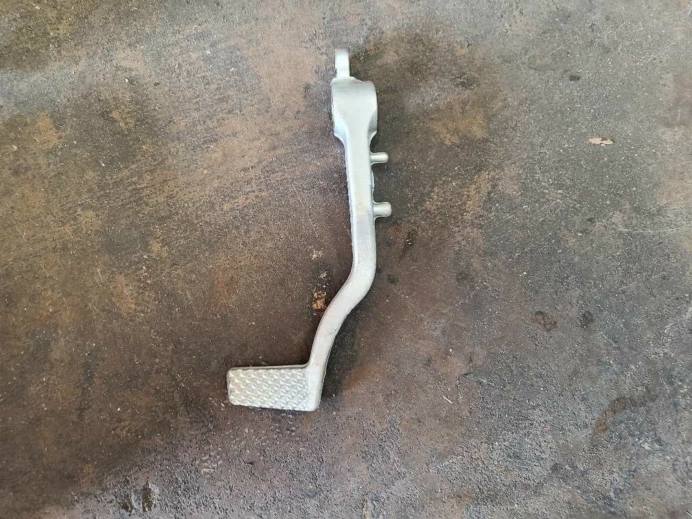 15 16 17 Yamaha YZFR1 YZF R1 Right Rear Brake Pedal Lever Peg OEM