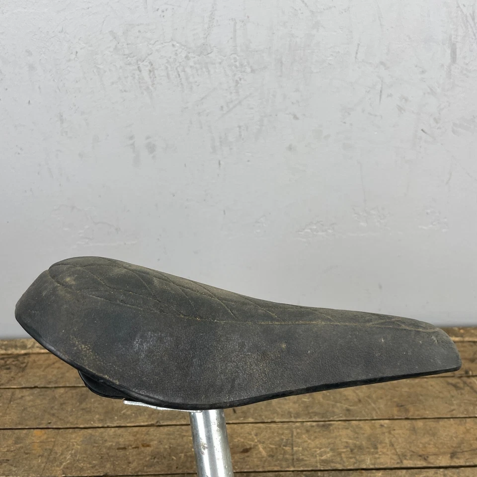 Asiento BMX Troxel 1986 Old School Vintage Acolchado Negro Acolchado 21.5 Postes 86 Foto 3 de 4