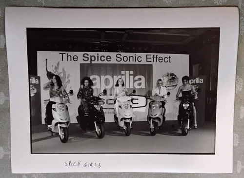 Foto Spice Girls ORIGINALE PUBBLICITA APRILIA DA REPORTAGE 24X18