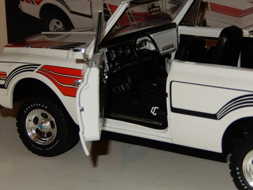 1:18 Scale GMP/ACME 1972 Chevrolet K5 Blazer, Feathers Edition Item # A1807705 - Picture 9 of 20