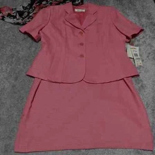 Vintage Suit Studio 2 Piece Skirt Suit Women's Size 14 Pink A Line Short Sleeve