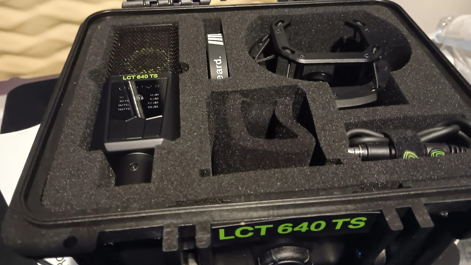 LEWITT LCT 640 TS Multi-Pattern Large-Diaphragm Condenser Microphone