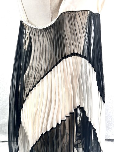 Vintage Victoria's Secret Pleated Babydoll Negligee Black White Made USA LARGE - Picture 5 of 9