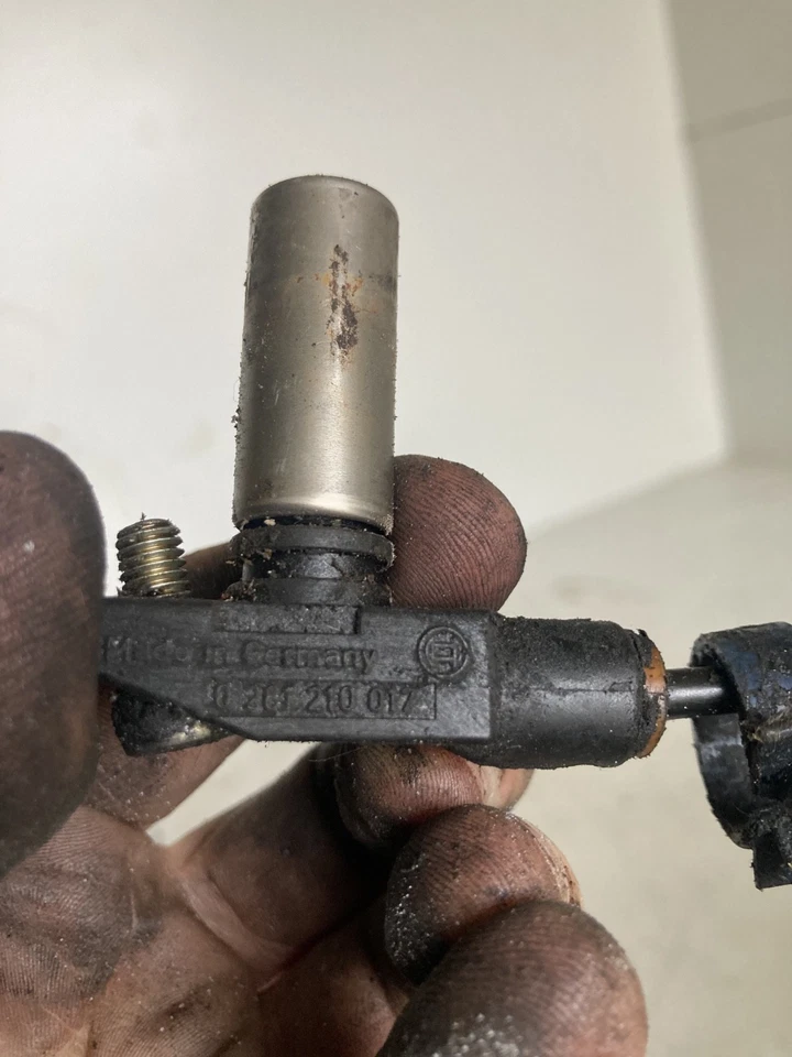 Orig. Sensor cigüeñal MERCEDES-BENZ 190 Clase E 124 Clase G 0261210017 Foto 2 de 3