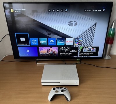 Microsoft Xbox One S 1681 1TB Konsole Bundle mit Controller - nur digital