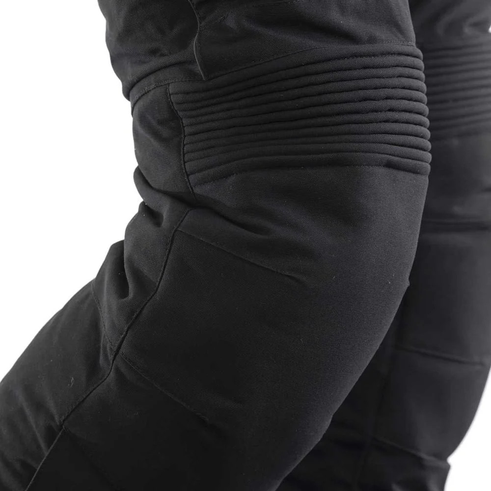Black Black, photo 3 of 3