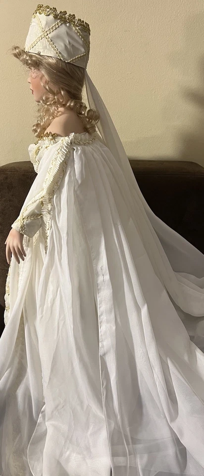 Paradise Gallery LE Porcelain Doll «Rapunzel - Fairy Tale Bride»By Pat Dezinski - Image 4 of 4