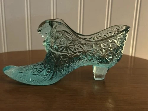 Vintage No. 1995 DAISY & BUTTON by Fenton Art Glass AQUAMARINE Cat Head Slipper