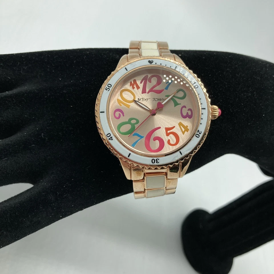 Reloj Betsey Johnson Oro Rosa y Marfil Esmalte Raro Banda Arco Iris de Colores Números Foto 2 de 4