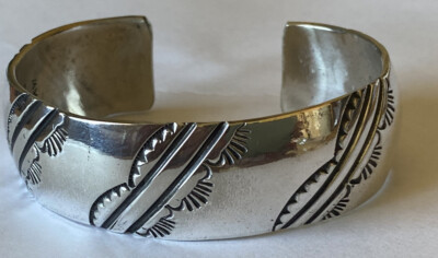 ブレスレット Numbering Navajo Symbol Cuff Bracelet #5950 5BSA090 Signed Navajo Stamped Sterling Silver Cuff Bracelet | eBay