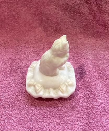 Gebrauchtes Keramik Avon Kätzchen sitzend auf einem Kissen mit rosa Blumen Parfüm - Bild 2 von 6