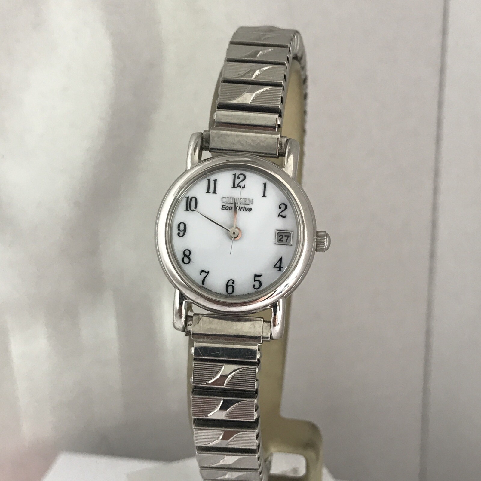 Citizen Ladies Eco Drive Date White Dial Extendable Bracelet ￼Watch EW1270-06A