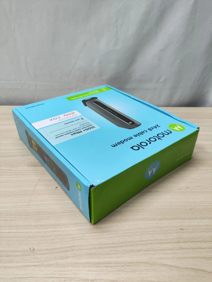 Motorola 24x8 Cable Modem Model MB7621 DOCSIS 3.0 1000+Mbps WiFi Router - Image 3 of 4