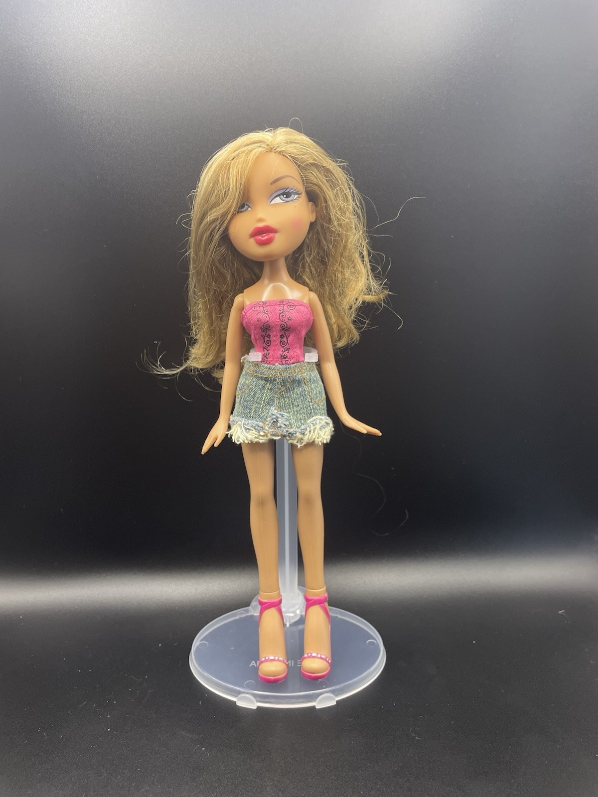 BRATZ Feelin' Pretty Yasmin Doll With Outfit