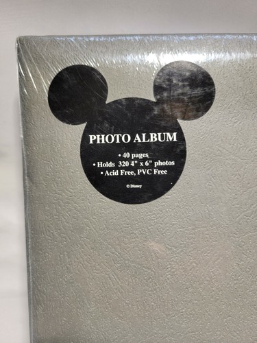 Disney Photo Album Fab 5 Mickey/Donald/Goofy/Pluto/Minnie Holds 320 Pics 4x6 NEW - Picture 4 of 5