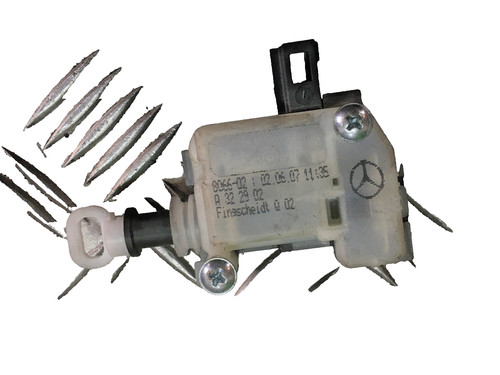 Mercedes W211 E-Klasse Stellglied Stellmotor Kopfstützen Steuergerät A322902