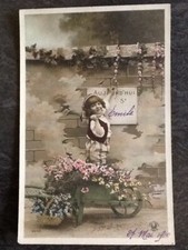 CP ENFANT DANS BROUETTE FLEURS PANNEAU AUJOURD'HUI ST ... SUR MUR - 47046