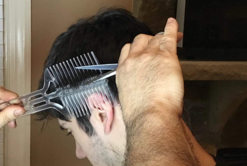 SISTEMA DE MEDICIÓN PEINE PARA CONSEGUIR EL CORTE DE PELO PERFECTO Foto 4 de 4
