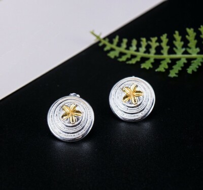 I04 Earring Gold Plated Flower on Discs Silver 925 Stud Earrings 
