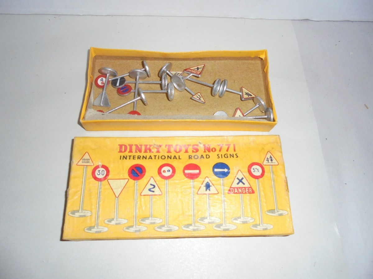 DINKY TOYS no771 ロードサイン DINKY 771 DIECAST ROAD SIGNS WITH ORIGINAL BOX VINTAGE | eBay