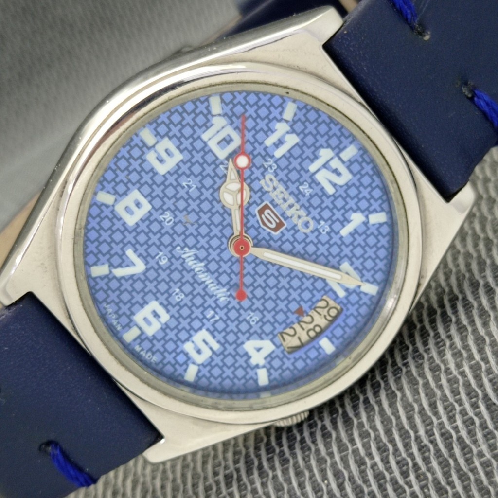 DIAL JAPAN BLUE WATCH a412-U 5 7025A VINTAGE MENS AUTOMATIC COLOR SEIKO - vintagewatches.pk